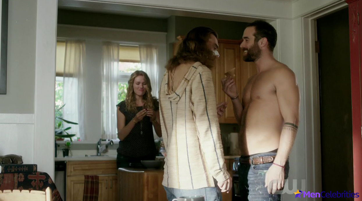 Joshua Sasse nude uncensored pics