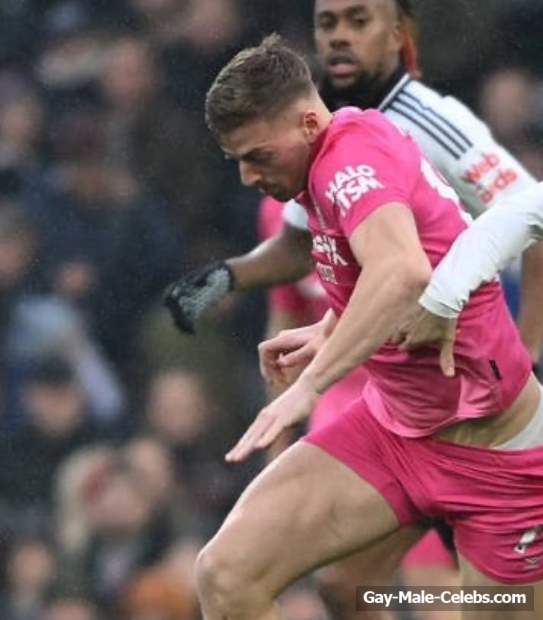 Liam Delap bulge photos