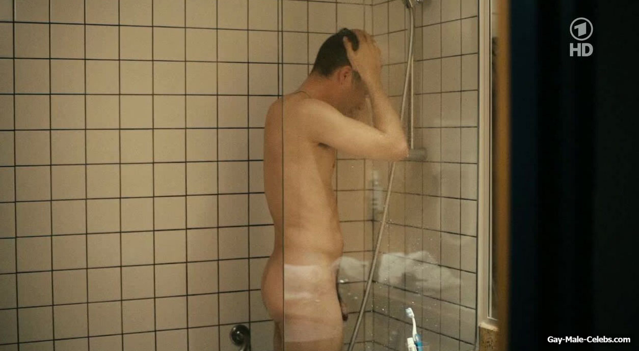 Nico Rogner frontal nude