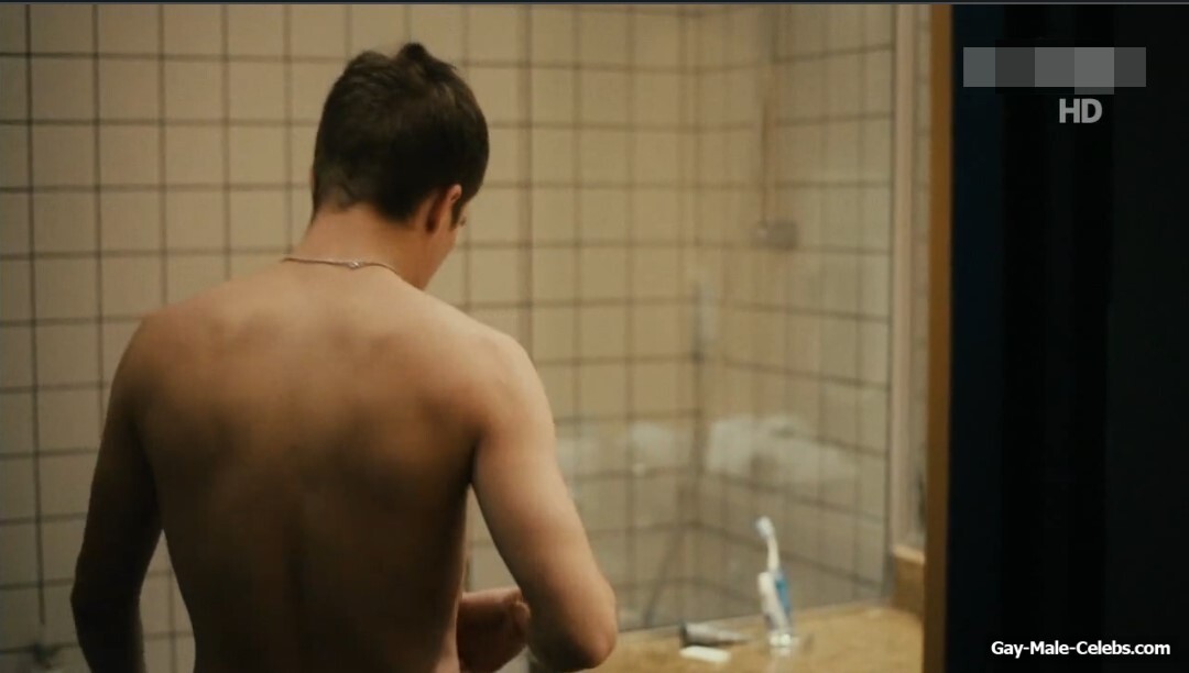 Nico Rogner nude in Looking for Simon