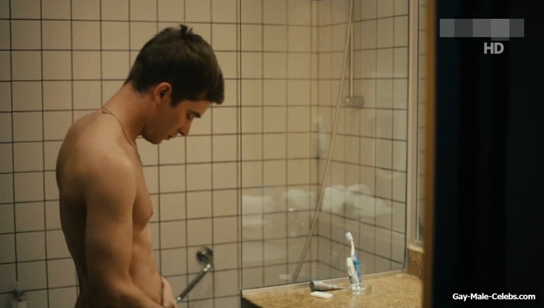 Nico Rogner nude in Looking for Simon