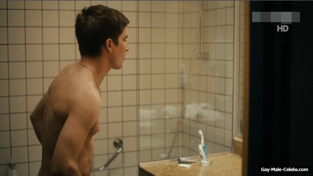 Nico Rogner nude in Looking for Simon