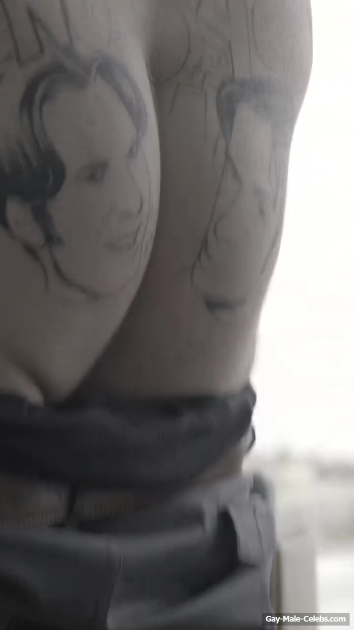 Teddy Swims naked ass