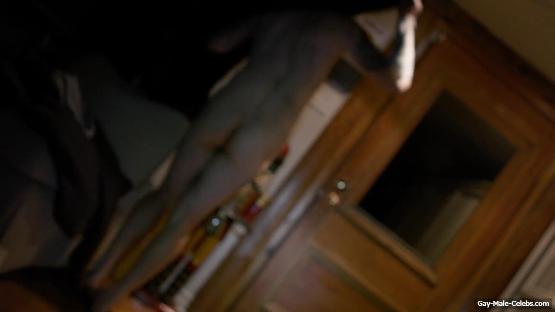 Alex Lee Williams frontal nude