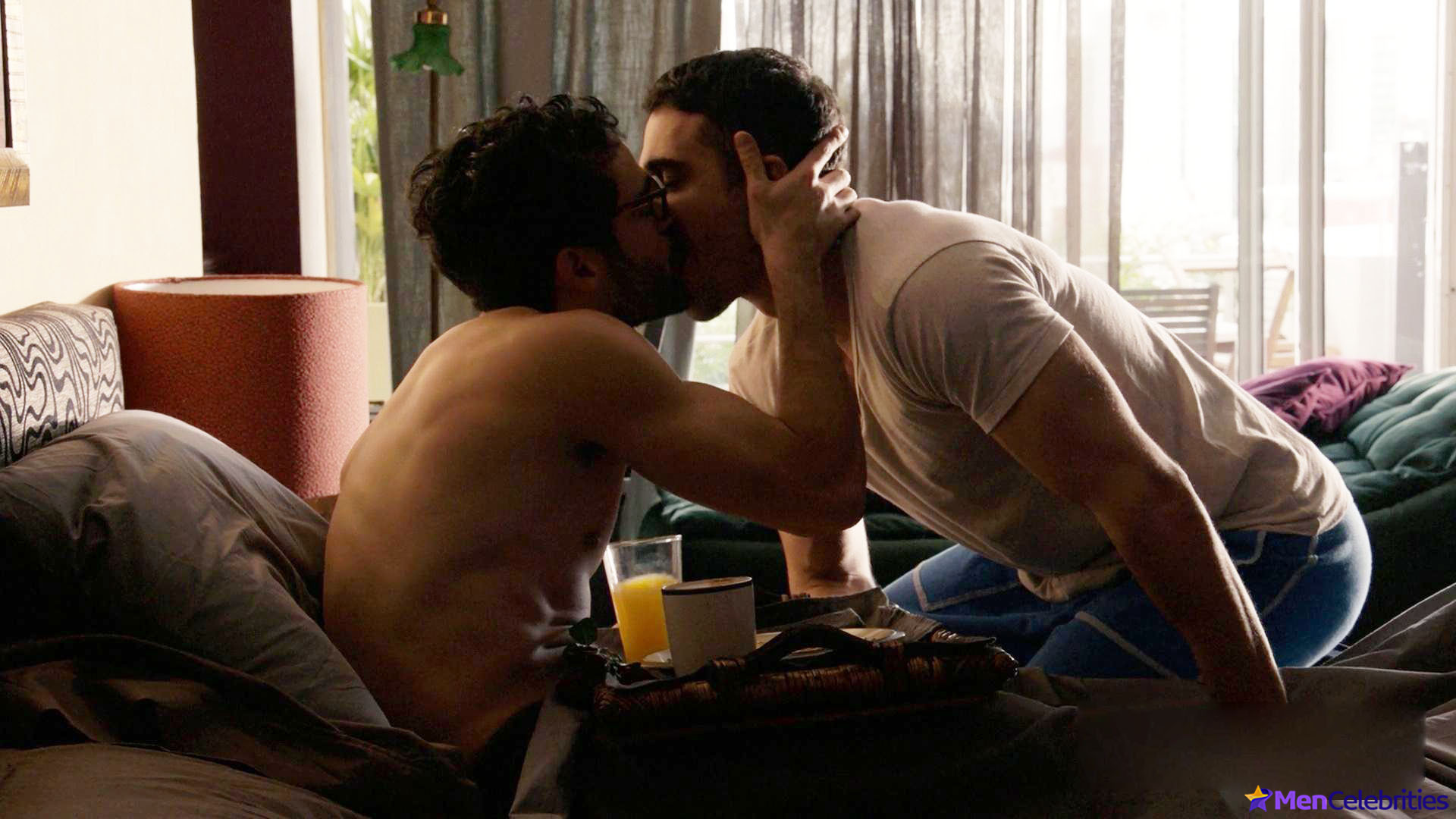 Alfonso Herrera nude scenes