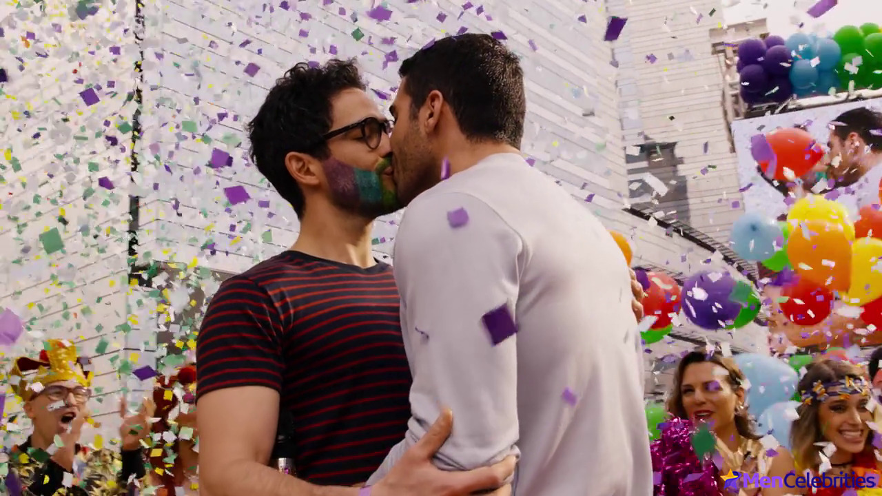 Alfonso Herrera nude scenes