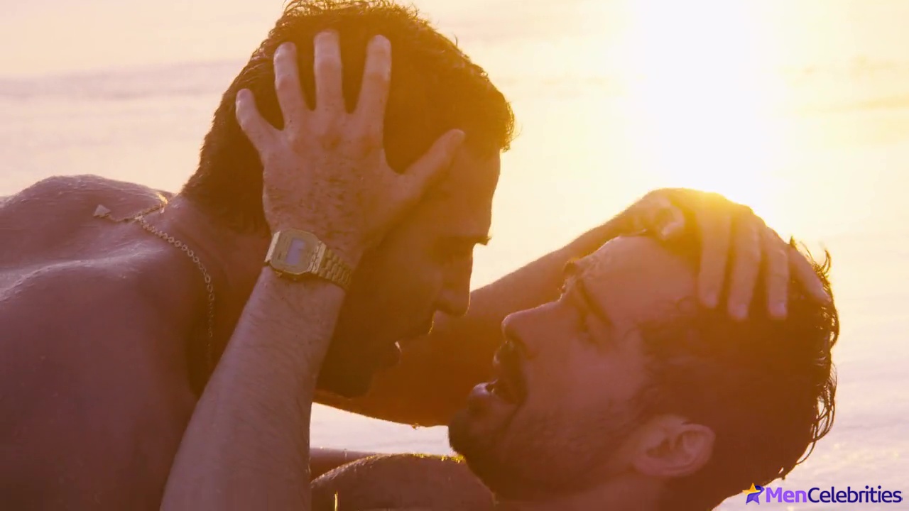 Alfonso Herrera nude scenes