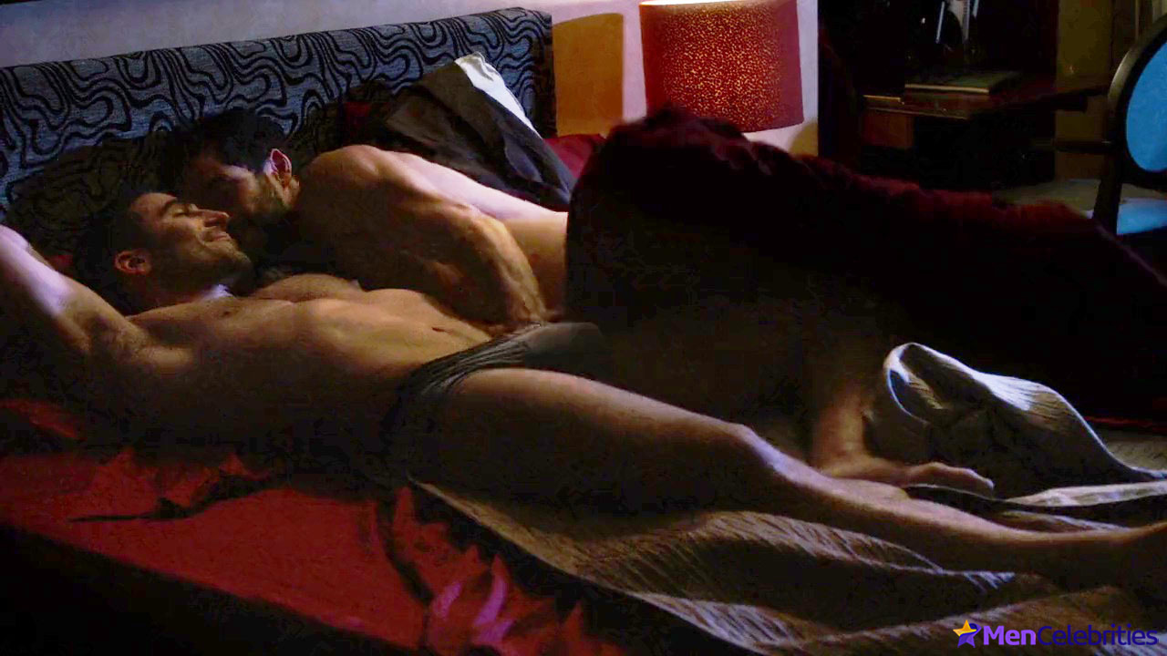 Alfonso Herrera nude scenes