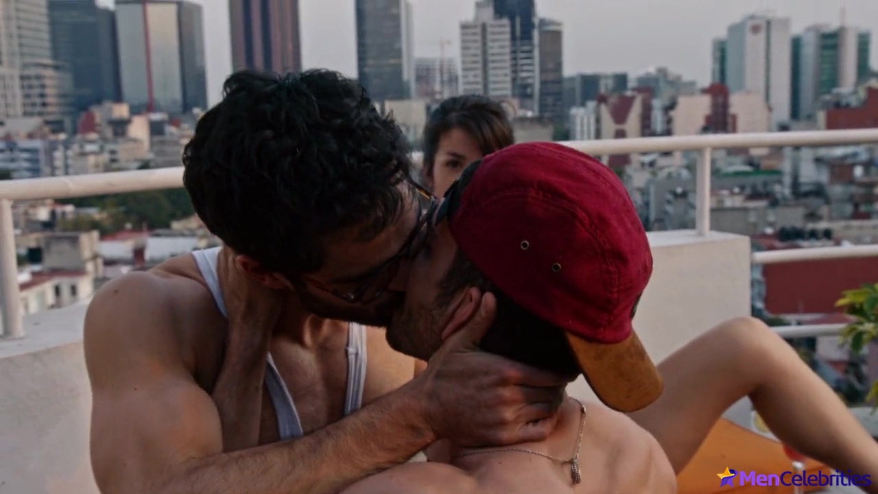 Alfonso Herrera nude scenes