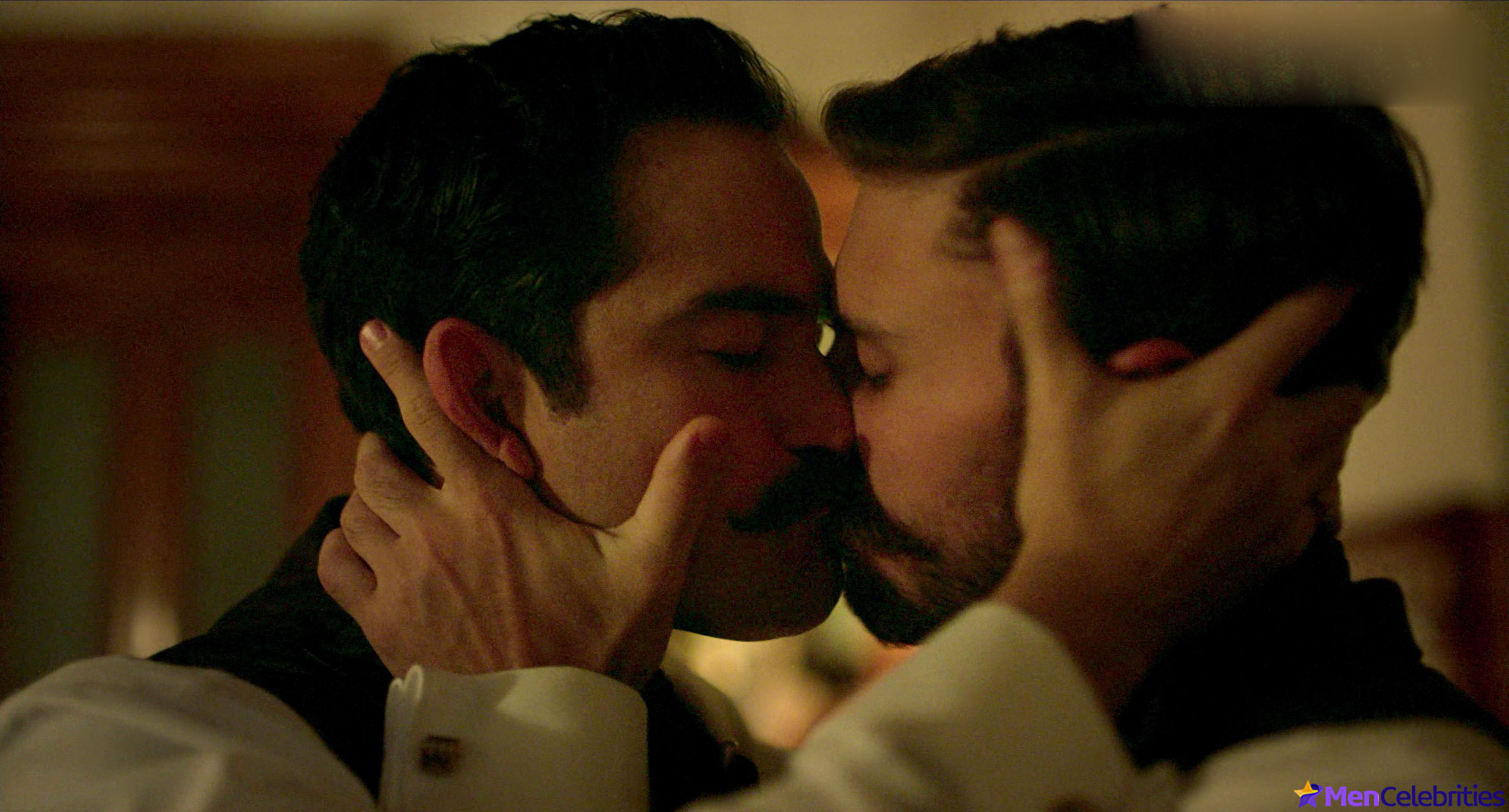 Alfonso Herrera nude scenes