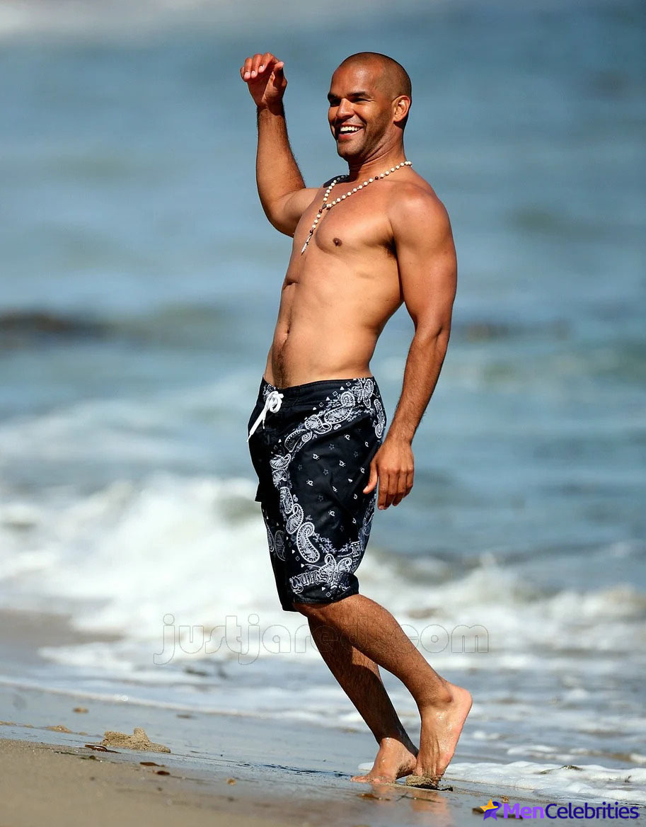 Amaury Nolasco shirtless