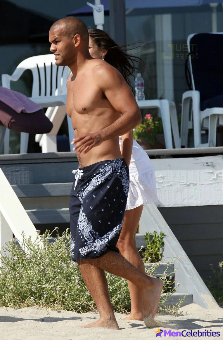 Amaury Nolasco shirtless pics