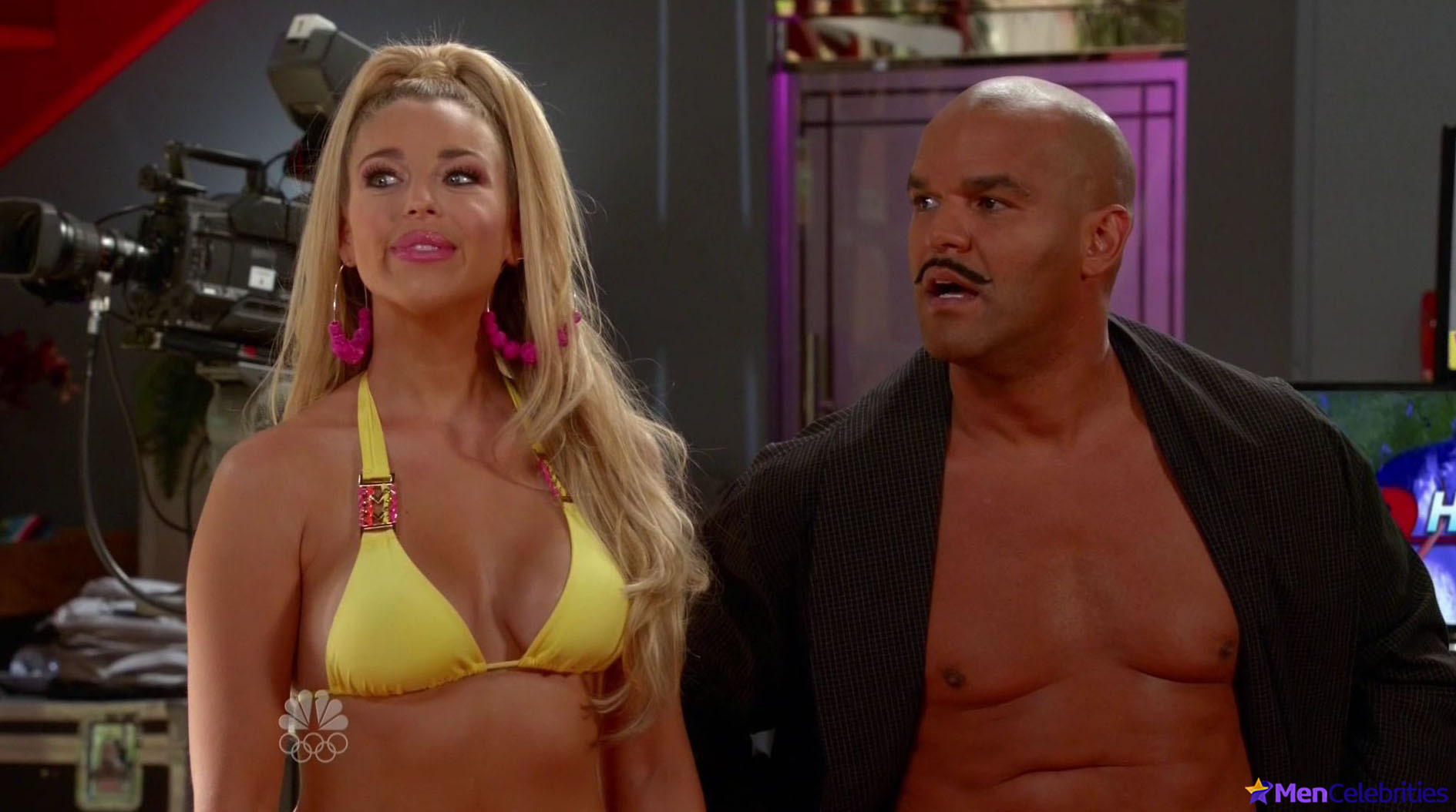 Amaury Nolasco nude scenes