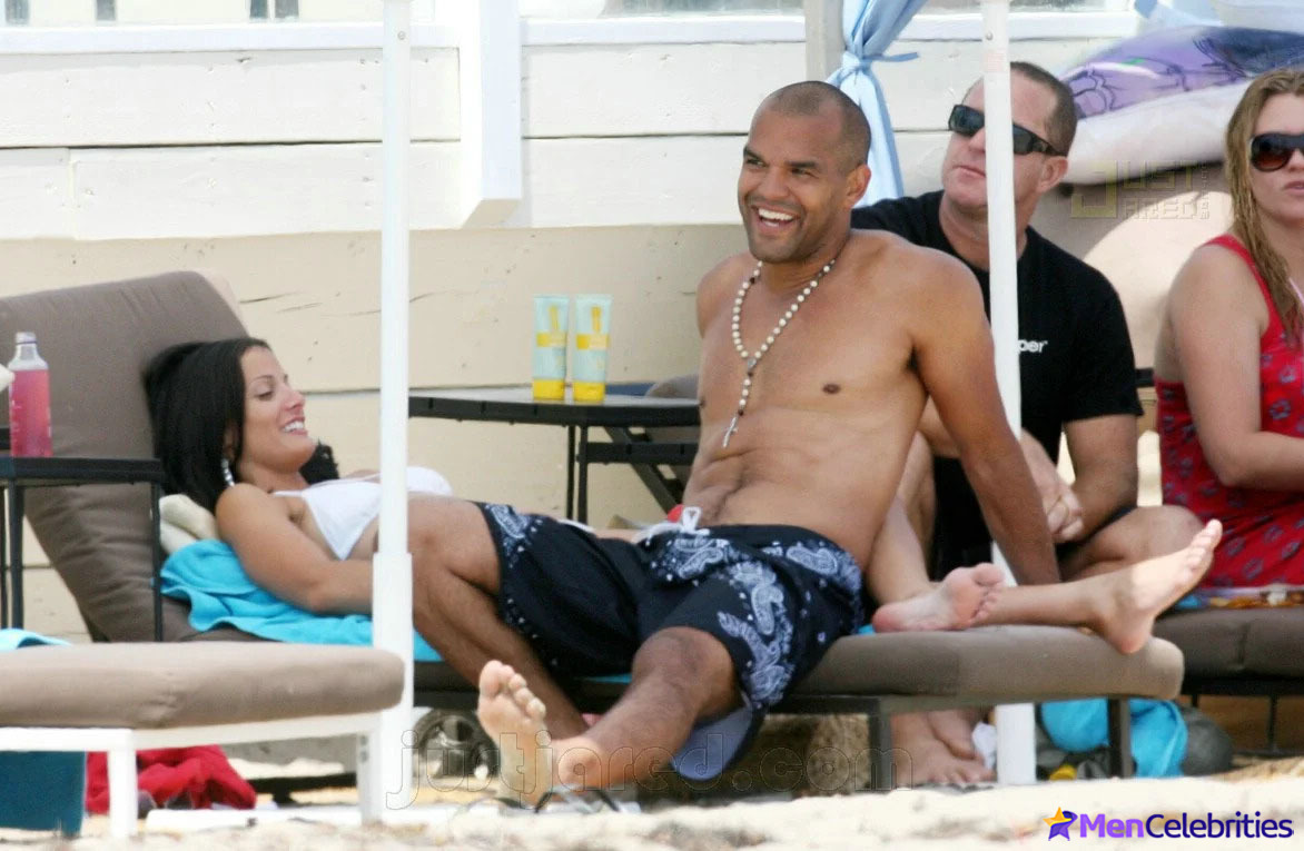 Amaury Nolasco shirtless pics
