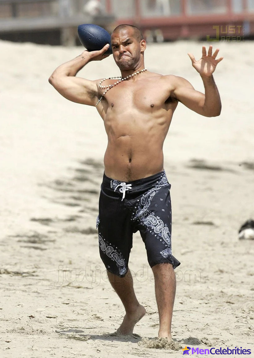 Amaury Nolasco shirtless pics
