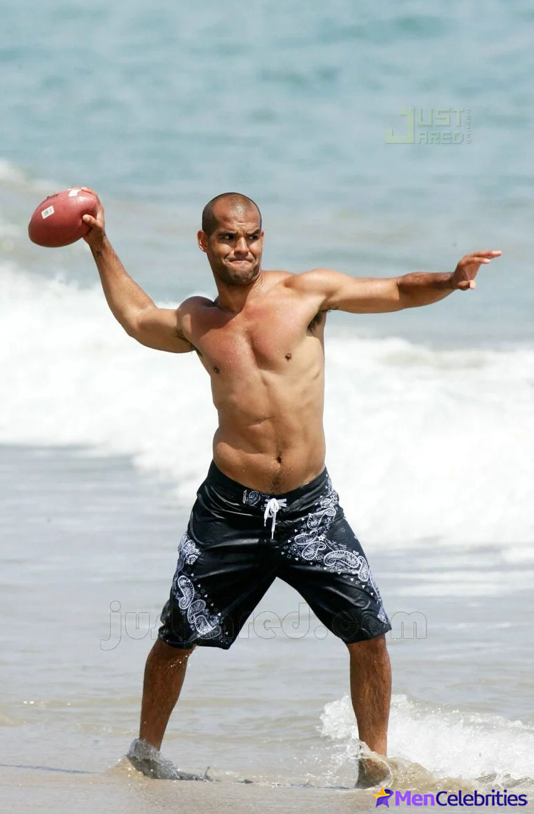 Amaury Nolasco shirtless pics