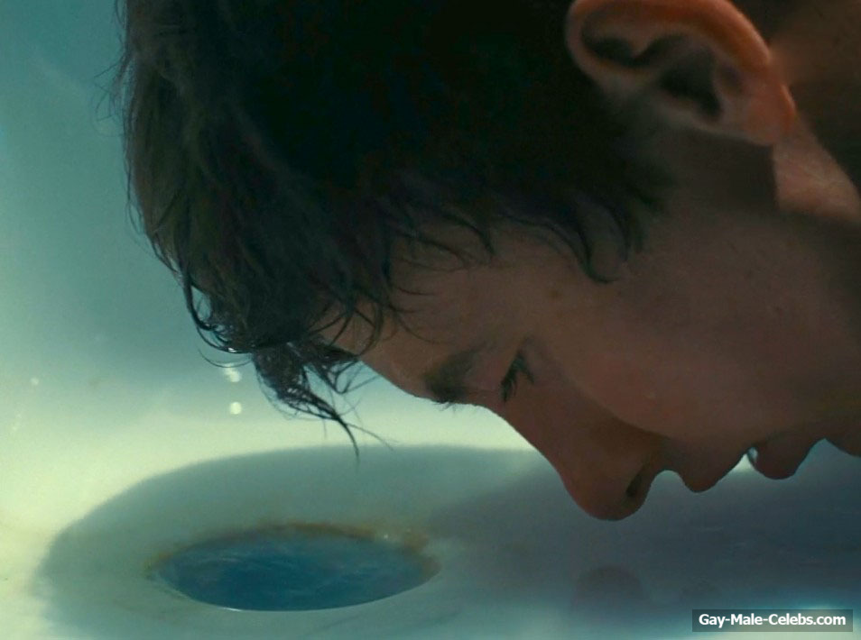 Barry Keoghan nude in Saltburn