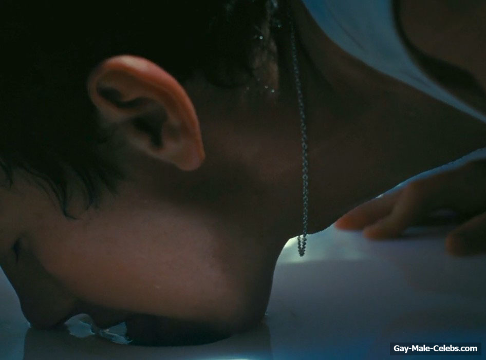 Barry Keoghan nude in Saltburn