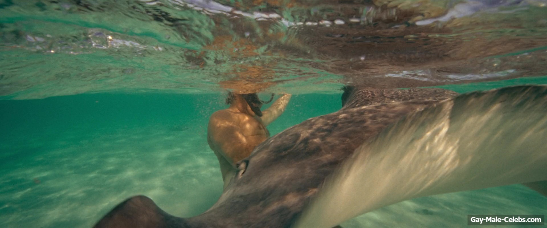 Billy Zane nude in Waltzing With Brando