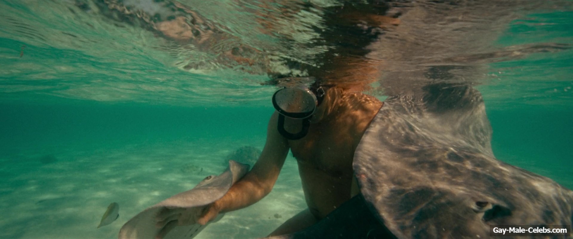 Billy Zane nude in Waltzing With Brando