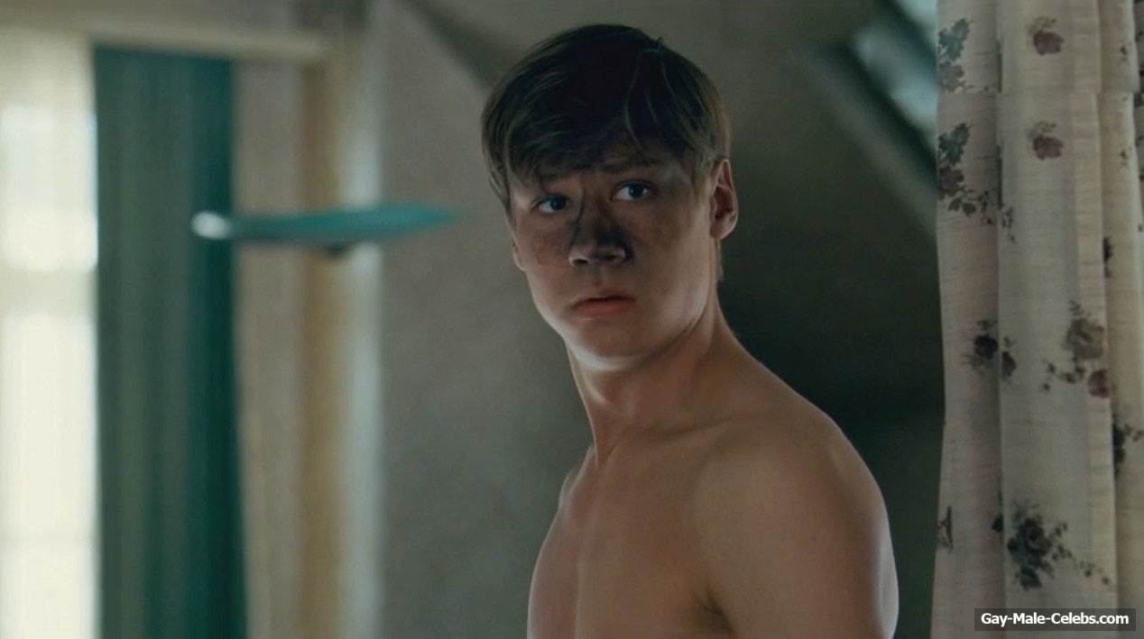 David Kross nude in The Reader