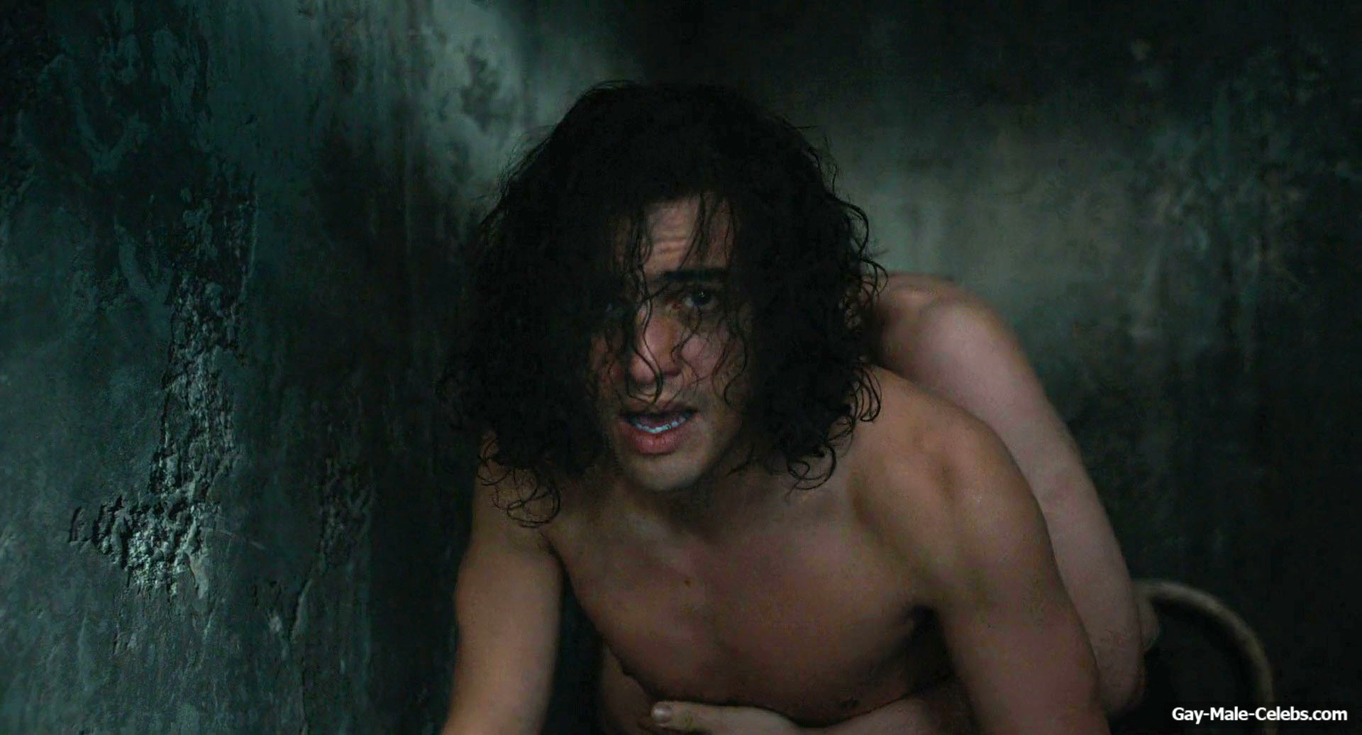 Diego Luna gay sex in Kiss Of The Spider Woman