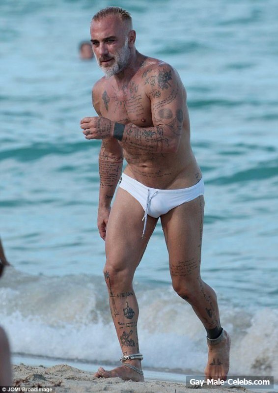 Gianluca Vacchi dick bulge