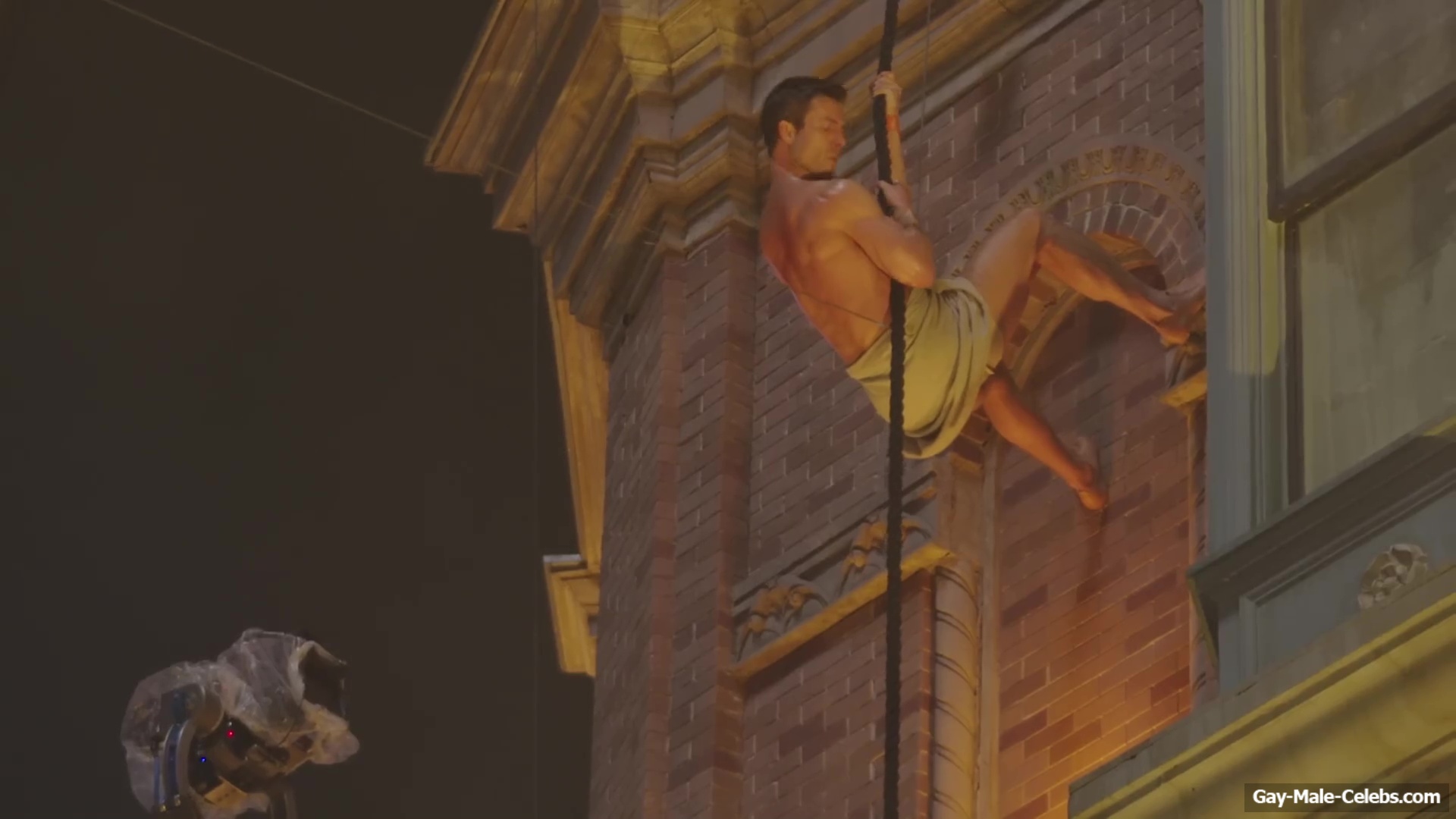 Glen Powell nude in The Running Man BTS