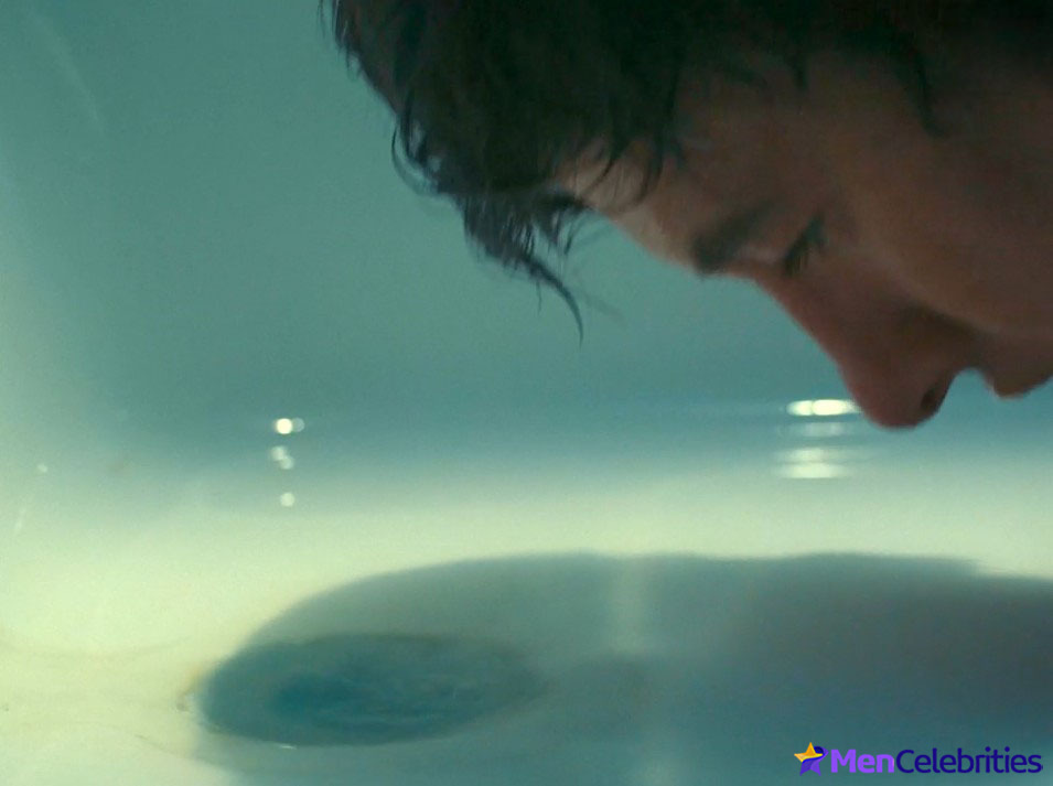 Saltburns Shocking Bathtub Cum Scenes