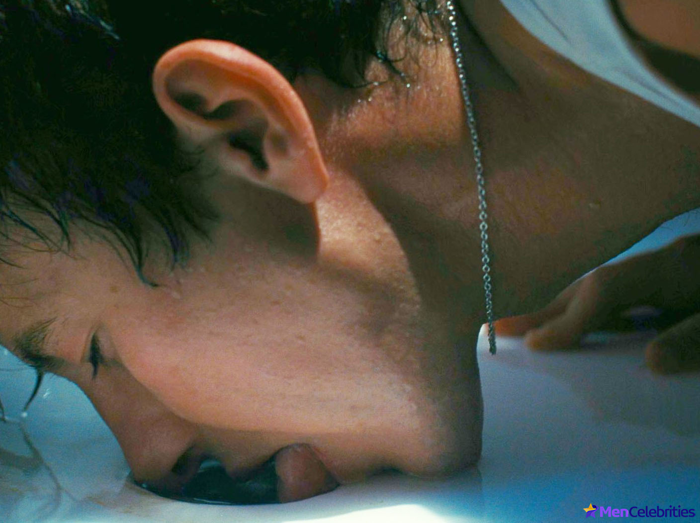 Saltburns Shocking Bathtub Cum Scenes