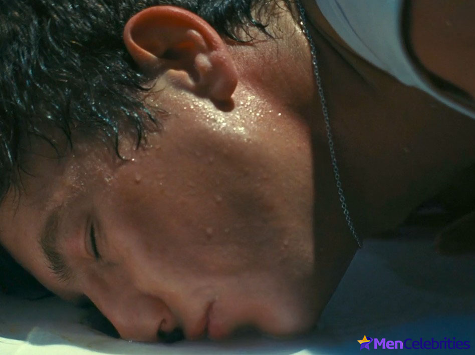 Saltburns Shocking Bathtub Cum Scenes