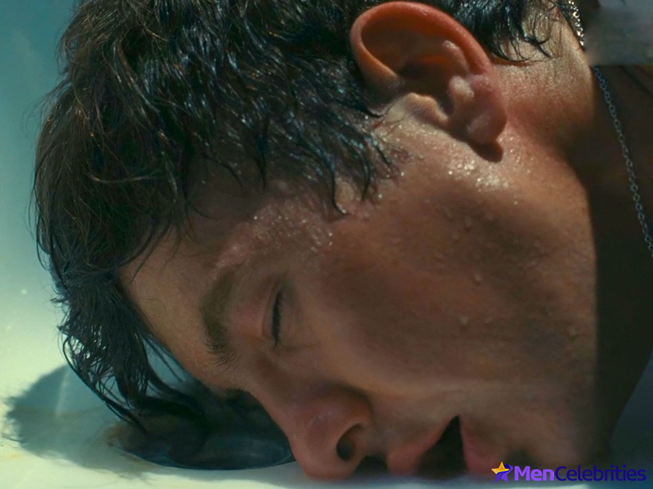 Saltburns Shocking Bathtub Cum Scenes