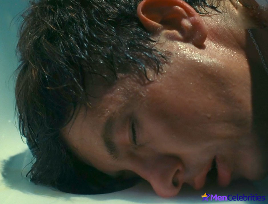 Saltburns Shocking Bathtub Cum Scenes