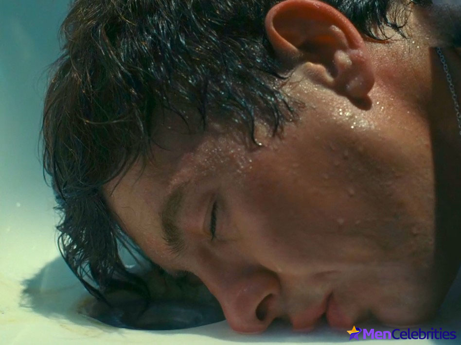 Saltburns Shocking Bathtub Cum Scenes