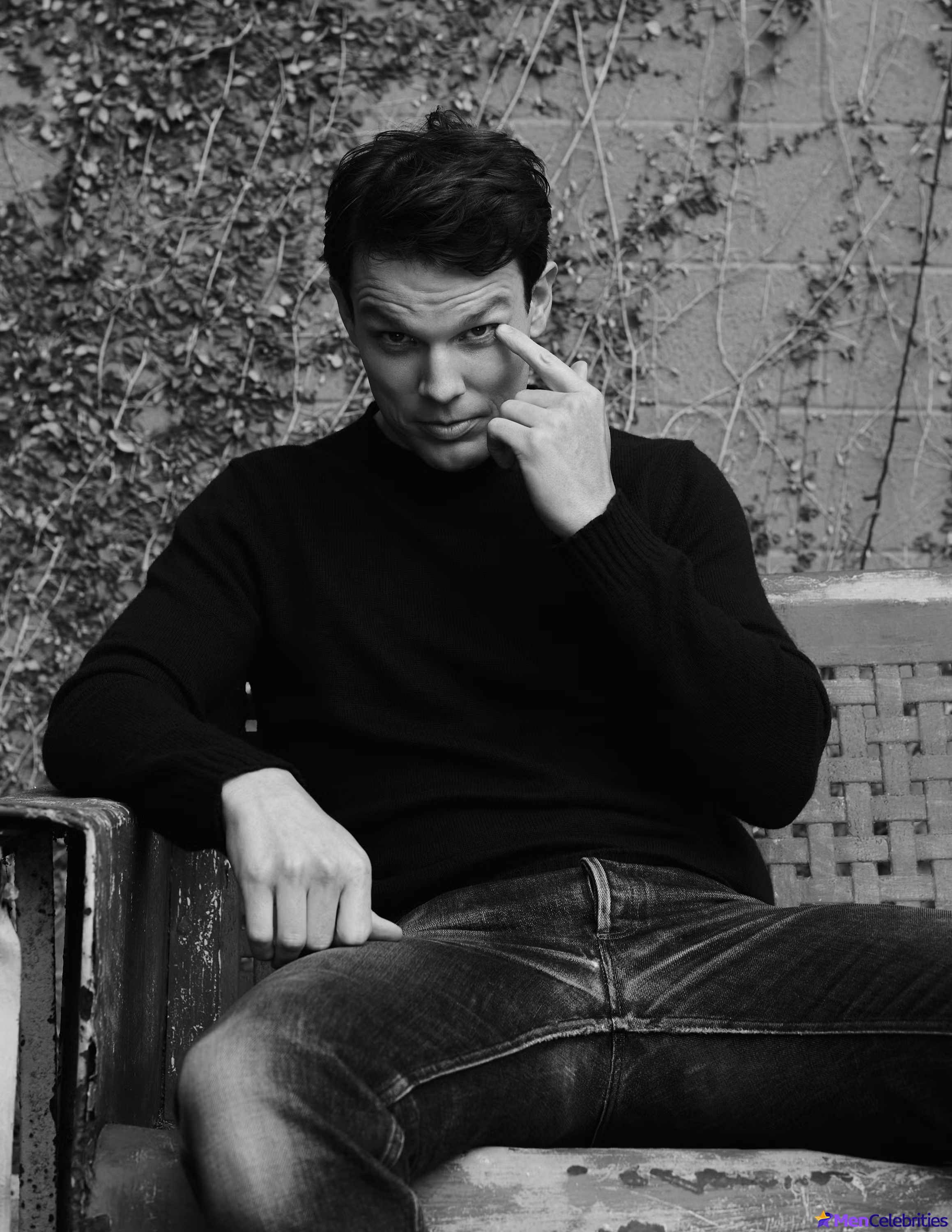 Jake Lacy shirtless photos