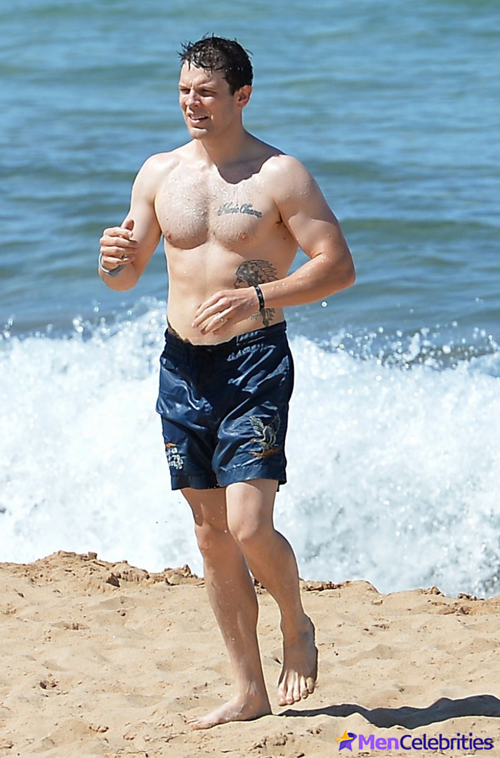 Jake Lacy shirtless photos