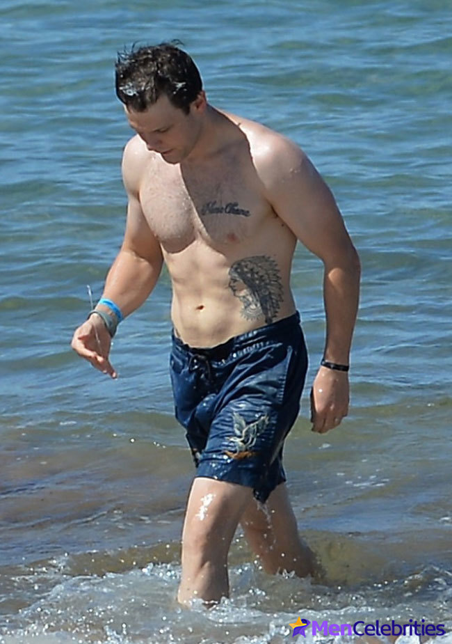 Jake Lacy shirtless photos