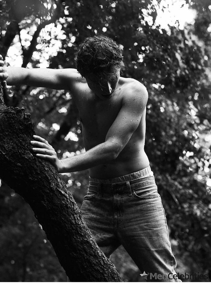 Johnny Berchtold nude photos