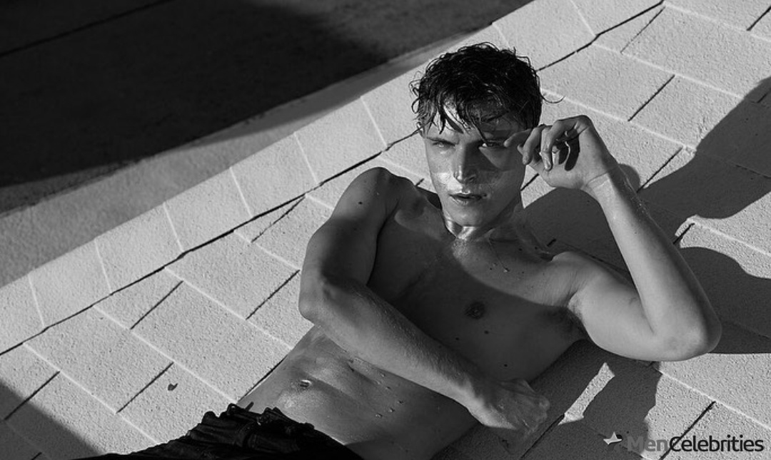 Johnny Berchtold nude photos