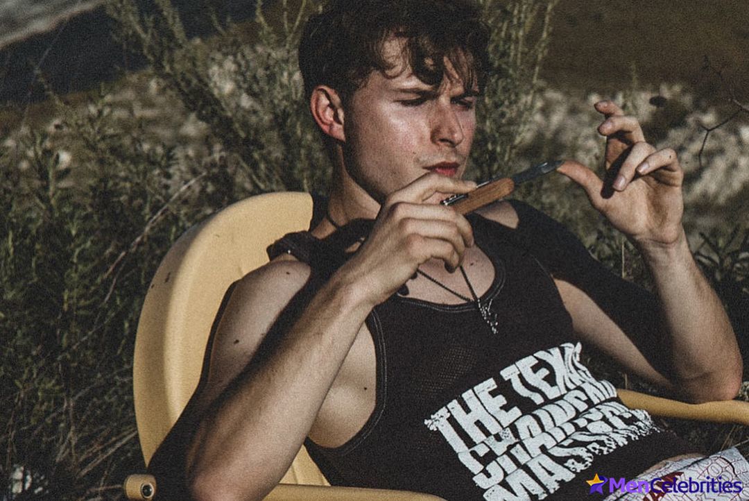 Johnny Berchtold nude photos