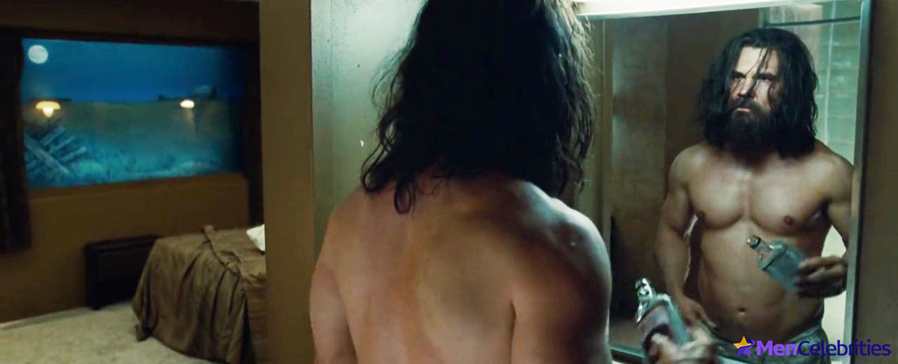 Josh Brolin nude scenes