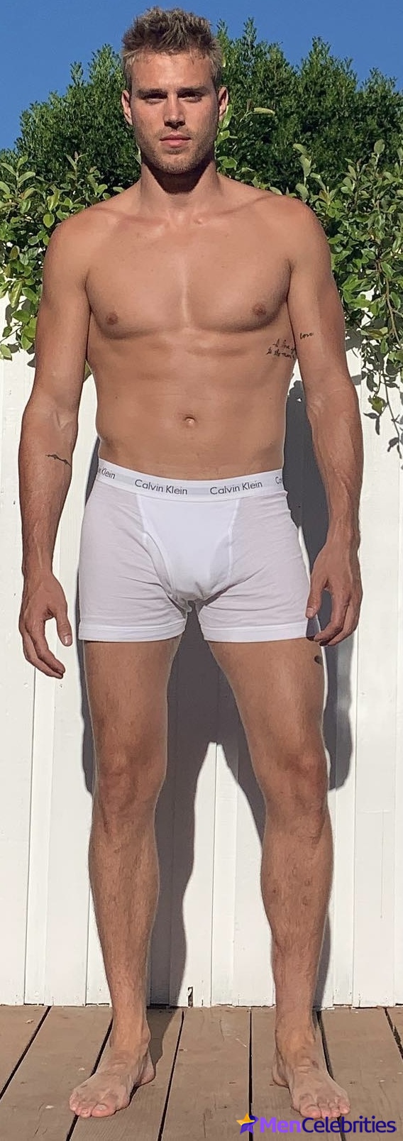 Matthew Noszka get naked