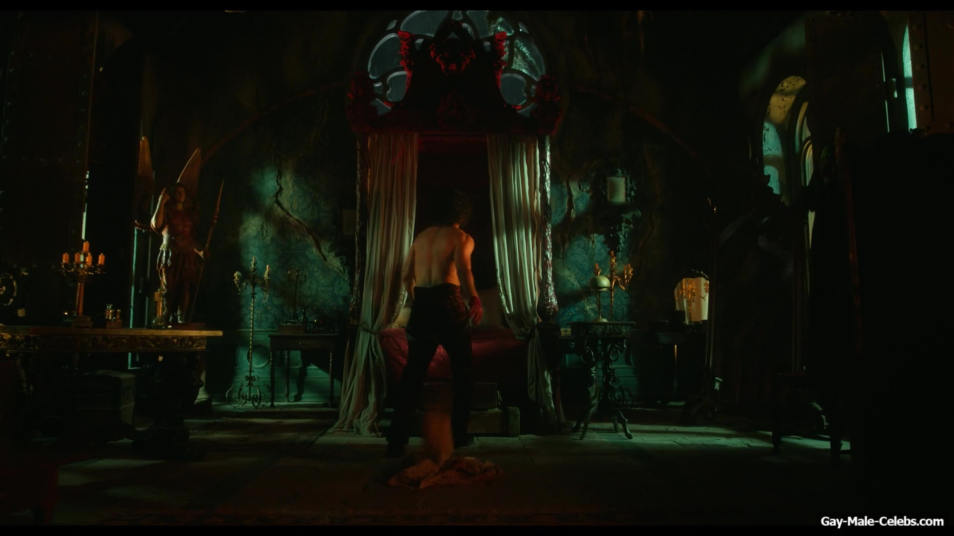 Oscar Isaac nude in Frankenstein