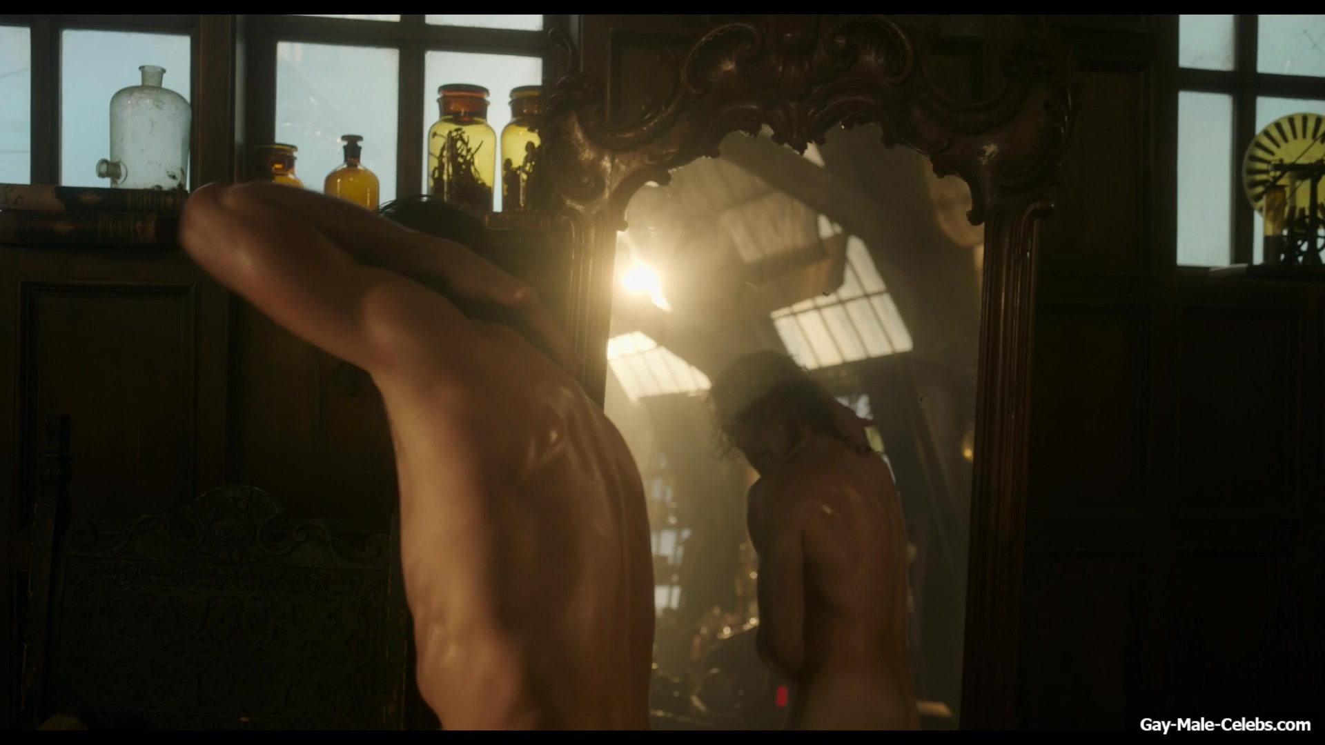 Oscar Isaac nude in Frankenstein