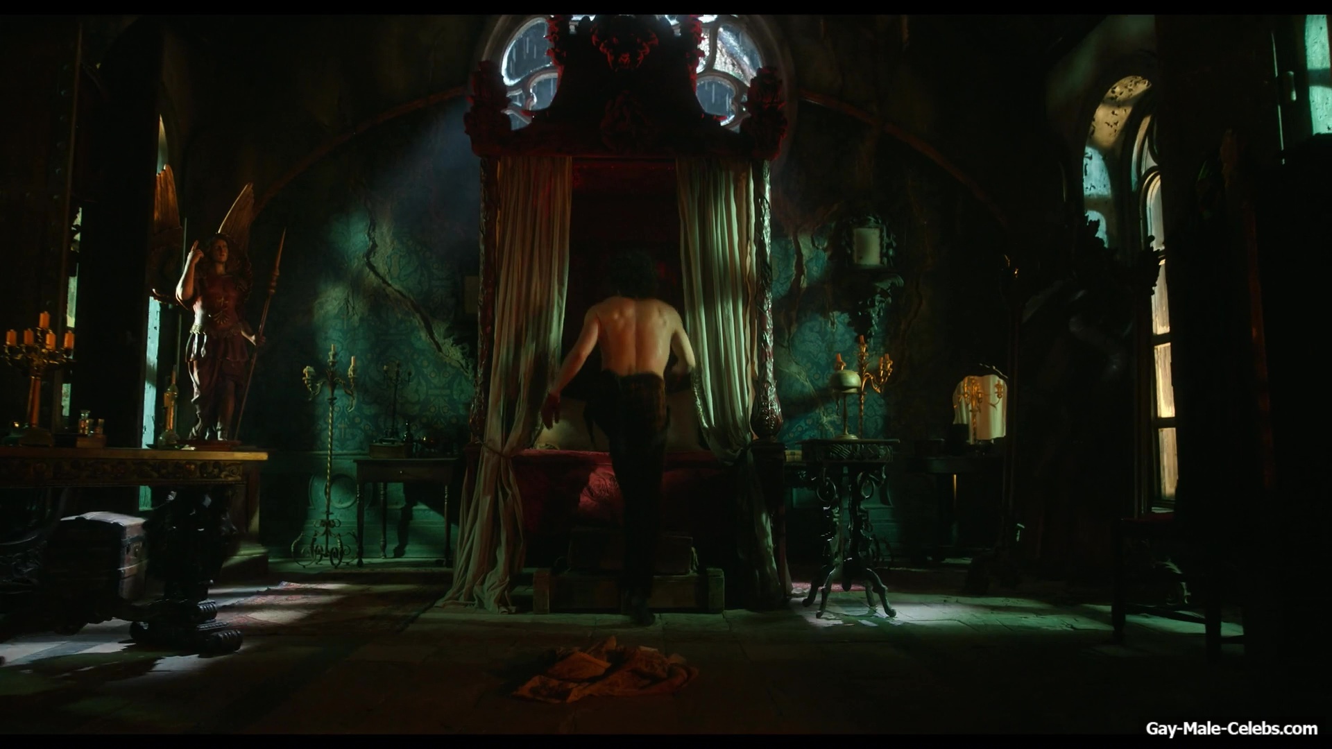 Oscar Isaac nude in Frankenstein