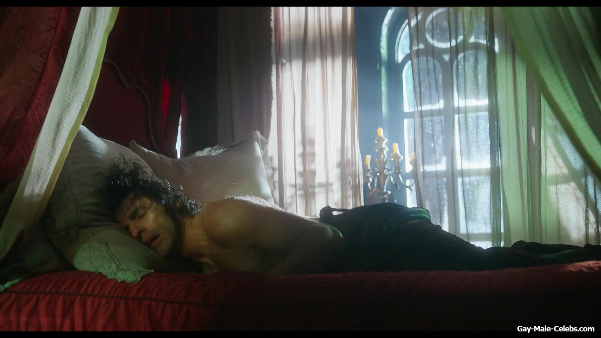 Oscar Isaac nude in Frankenstein