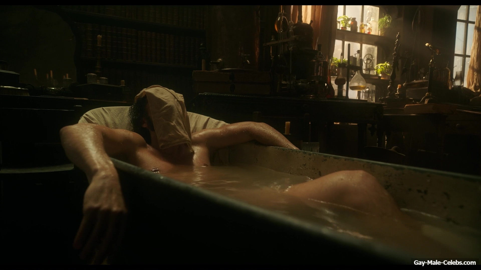 Oscar Isaac cock nude