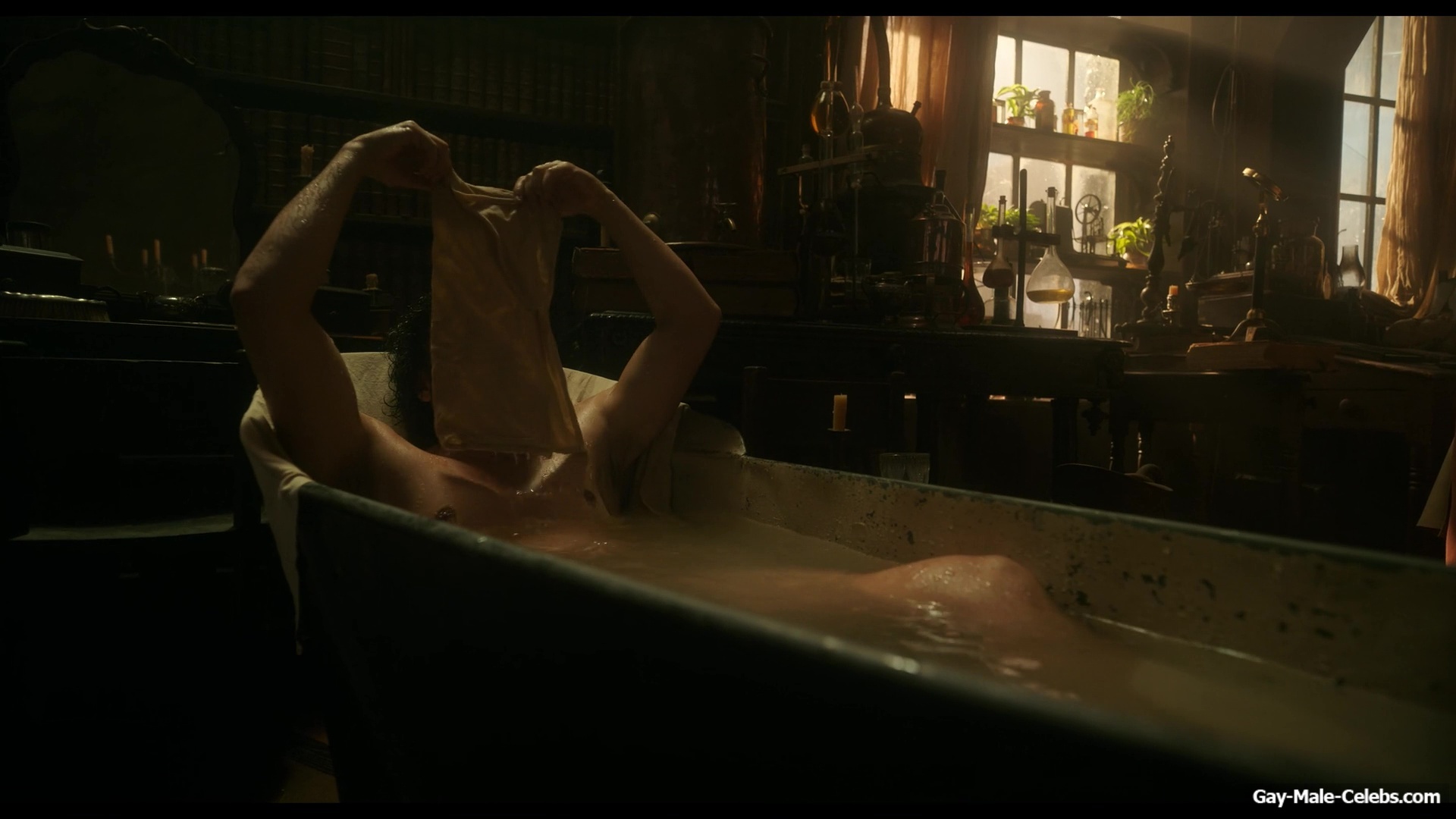 Oscar Isaac nude in Frankenstein