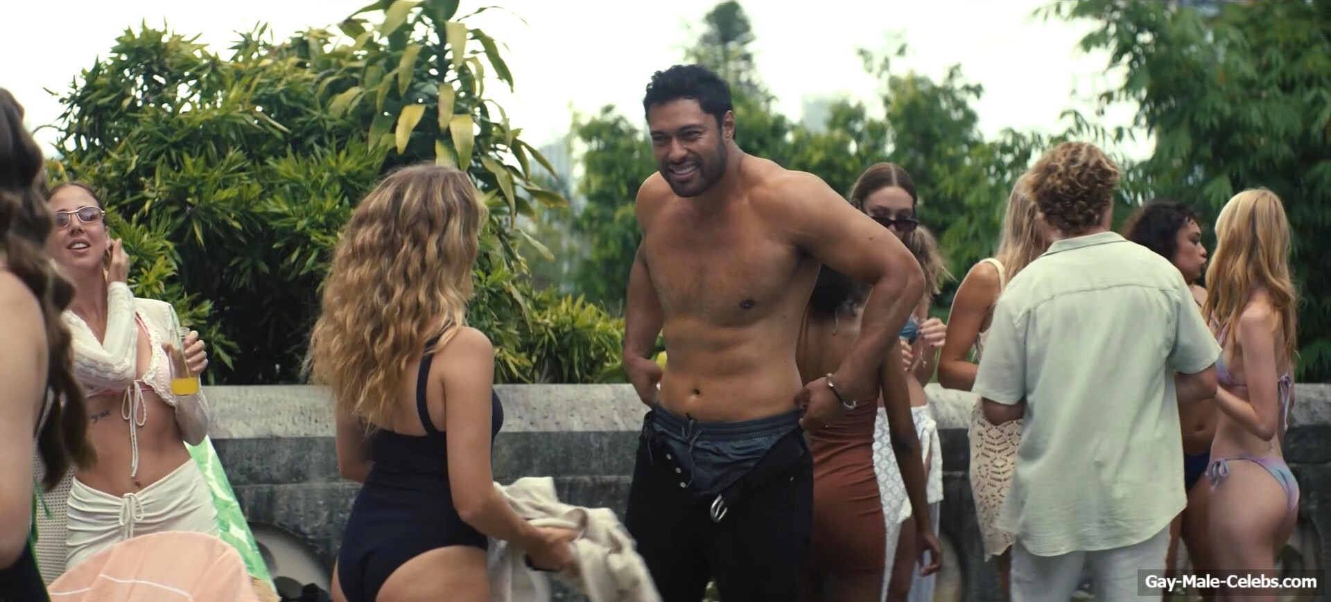 Uli Latukefu shirtless