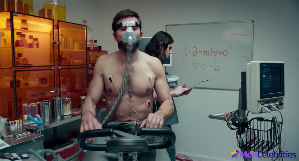 Brandon Sklenar nude scenes